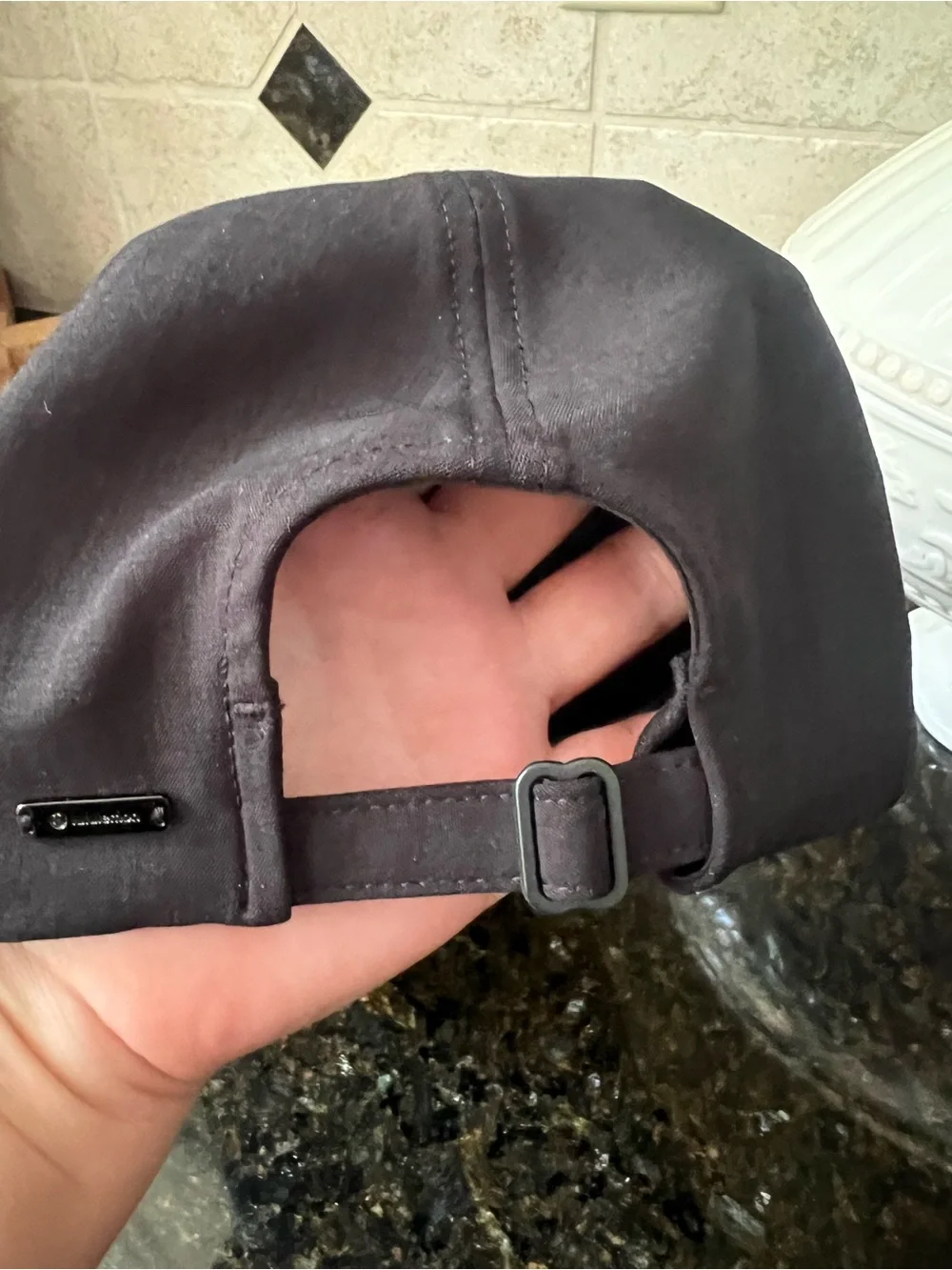 Lululemon Black Baseball Cap - Picture 4 of 9